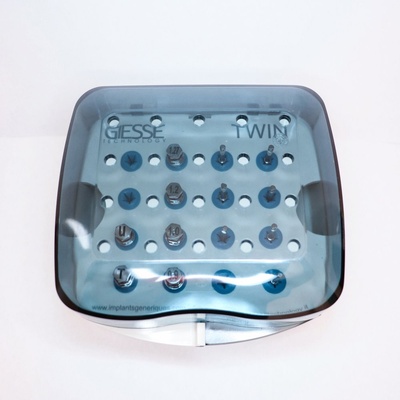 Universal screwdriver kit for implant prosthetics